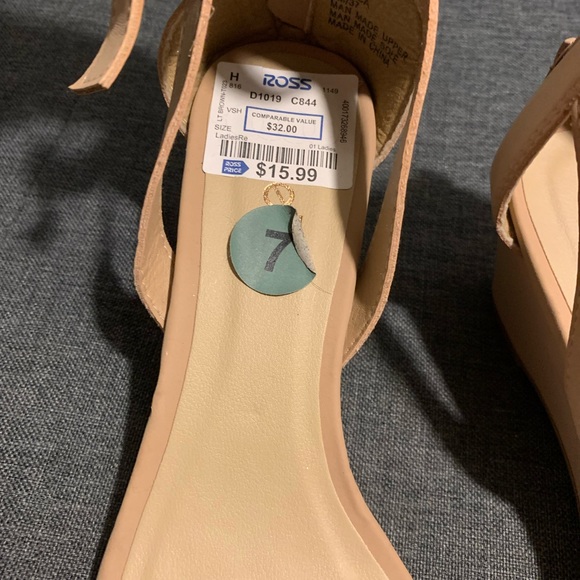 tan wedge heels - Picture 3 of 3